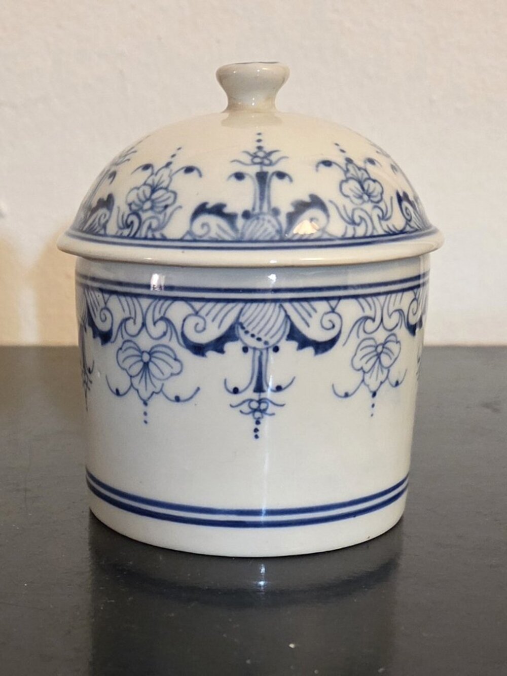 Metropolitan Museum of Art MMA blue & white porcelain jar cover lid 3.5”